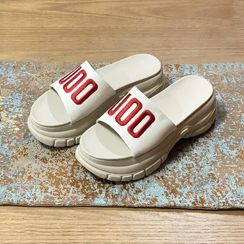 Модные Новые Женские тапочки, которые можно носить на улице 2023 года, Новый летний тренд, пляжные сандалии Muffin с римской обувью